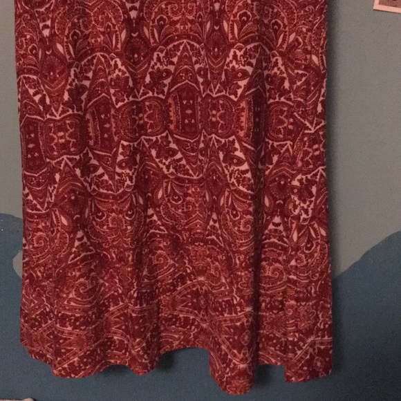 Flowy red patterned dress - Picture 3 of 6